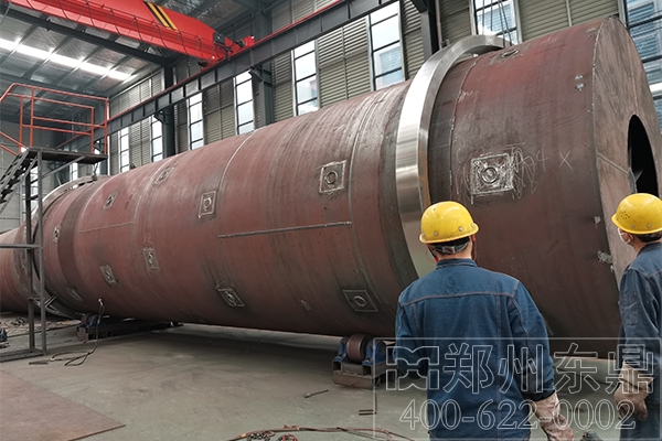 烏茲精礦烘干機(jī)制造車(chē)間實(shí)拍現(xiàn)場(chǎng)